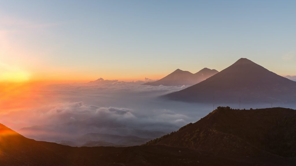 volcanes-de-agua-fuego-acatenango-pacaya.jpg